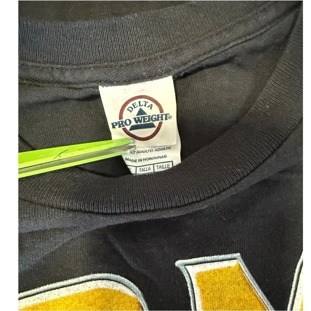 Delta pro weight Army 2000’s Y2K Black‎ Tee with Yellow and White Army Graphic